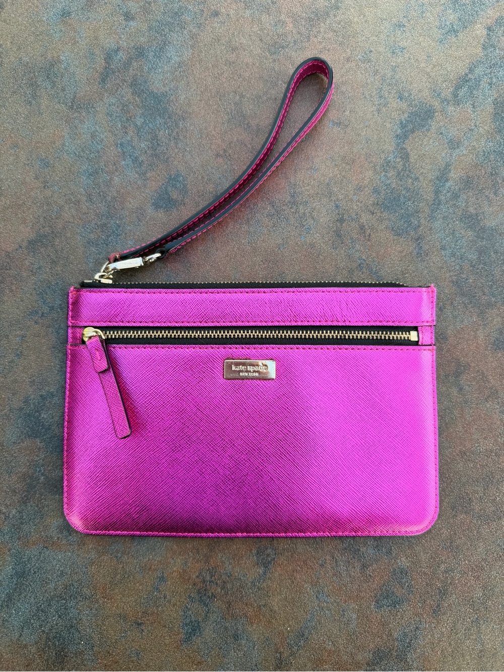 kate spade metallic fuchsia pink wristlet clutch